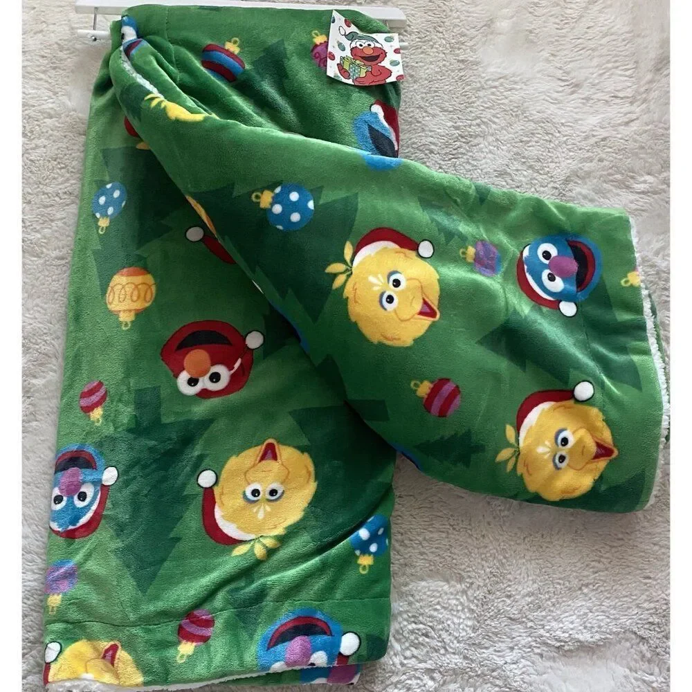 Sesame Street Christmas W/Sherpa Throw Blanket  Elmo Cookie Monster Big Bird NEW